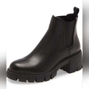 🆕️Steve Madden Women's Howler Ankle Boot